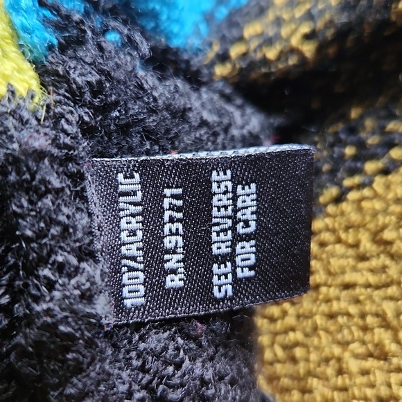 Kaktus Colorful Striped Asymmetrical Sweater - Picture 12 of 12